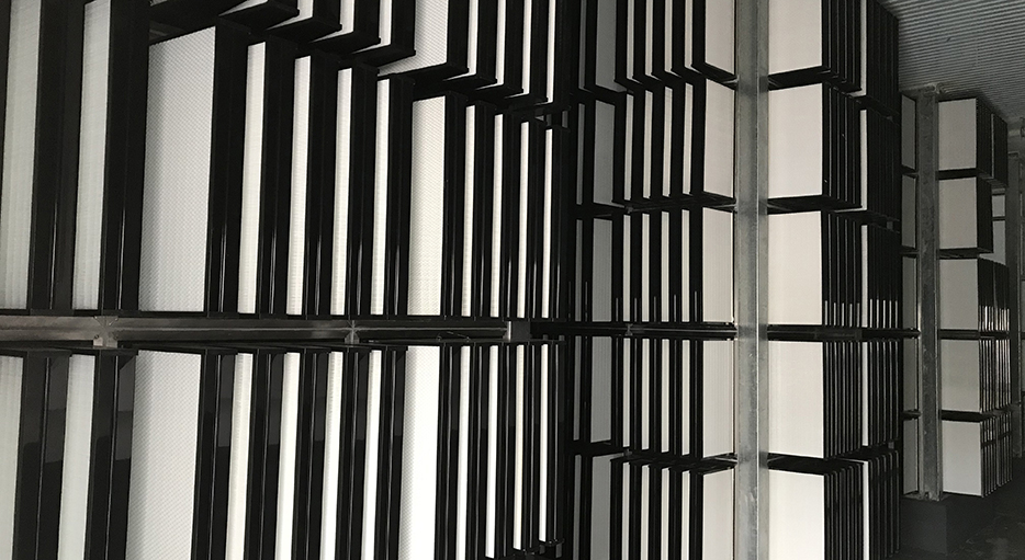 Antibio系統(tǒng)板亞高效主過濾器內(nèi)側(cè)。