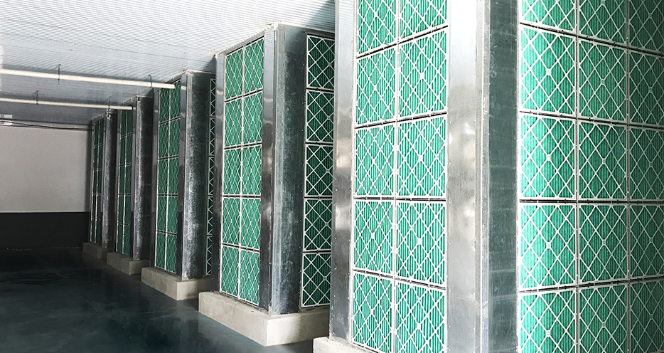 建設中Antibio系統(tǒng)主過濾墻進風面（板式初效過濾器）。