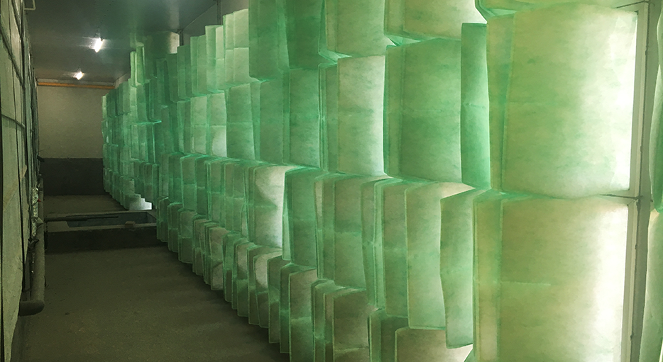 整齊劃一的初效袋濾內(nèi)側(cè)。