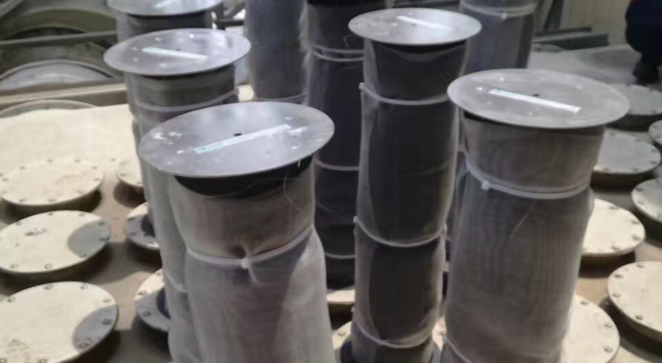 待更換的活性碳碳罐。