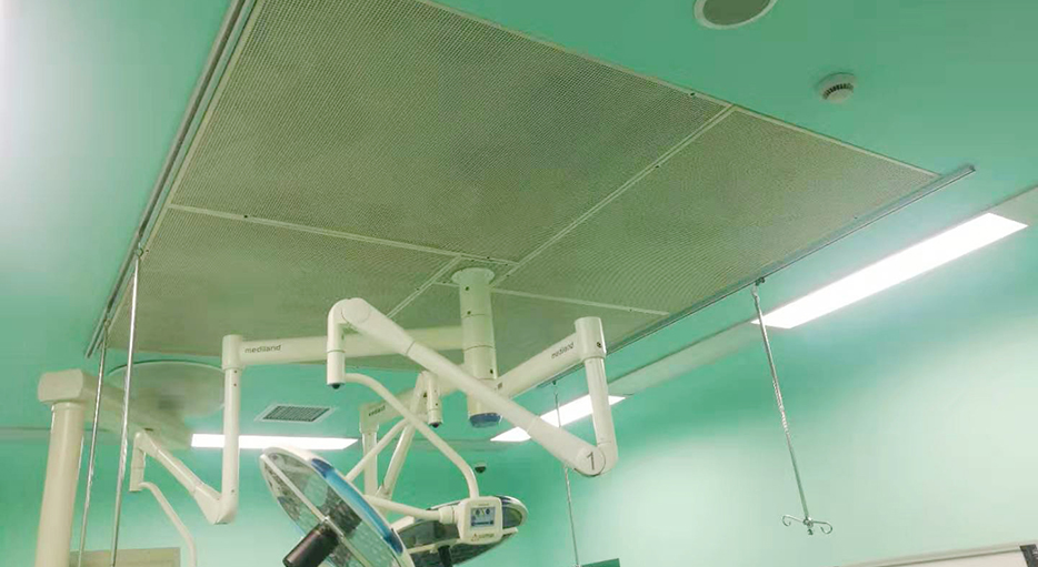 手術(shù)室安裝液槽密封式高效過濾器，及高分子均流膜，為手術(shù)時的空氣防疫提供保障。